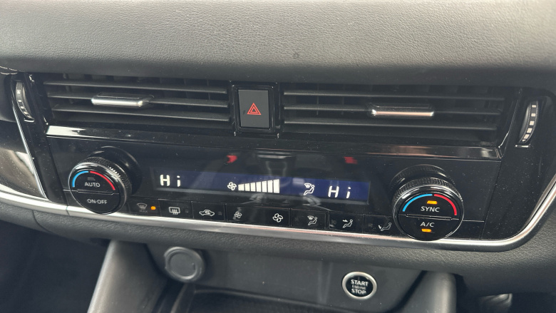 Nissan Qashqai 1.3 DiG-T MH N-Connecta 5dr Petrol Hatchback